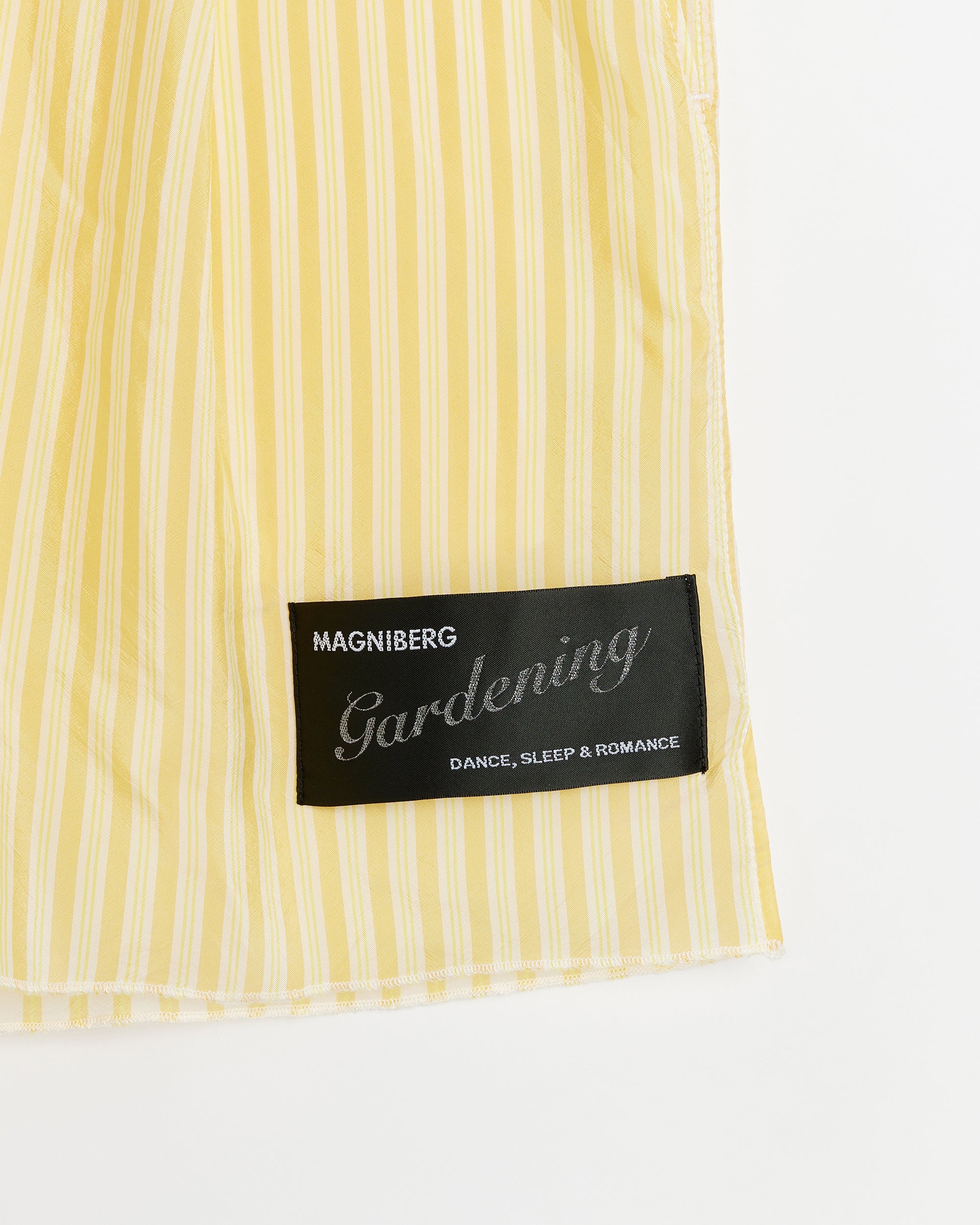 Tulip shorts | Yellow stripes cupro